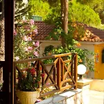 Pyrgaraki And Apart Otel 3*