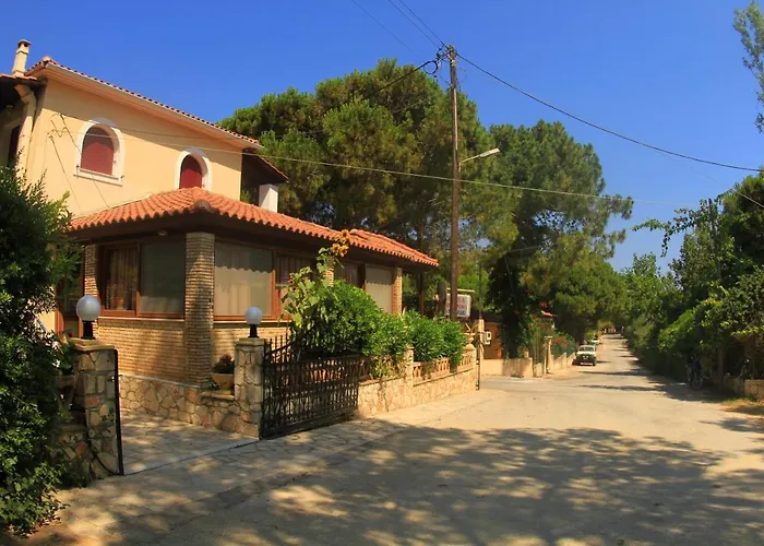 Pyrgaraki And 3* Vasilikí