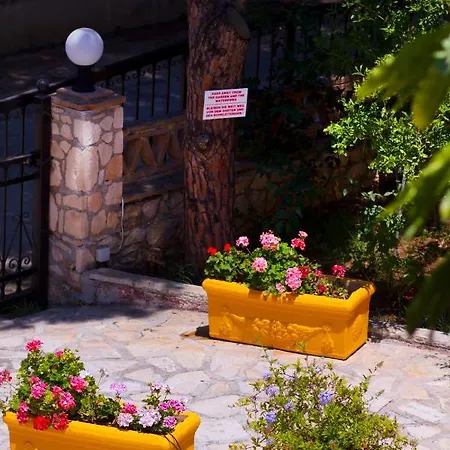 Pyrgaraki And Aparthotel