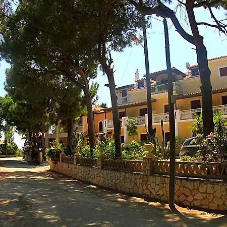 Pyrgaraki And Vasilikí