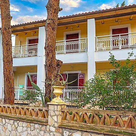 Aparthotel Pyrgaraki And