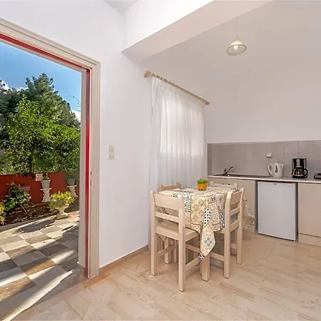 Pyrgaraki And Apartmanhotel