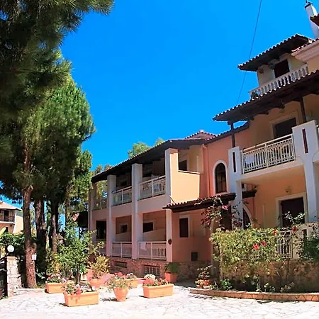 Aparthotel Pyrgaraki And